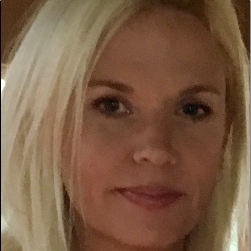 Meet your Posher, Courtney